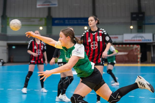 Emilia Damm (SG 09 Kirchhof, 04) kommt zum Wurf. TSV Bayer 04 Leverkusen vs. SG 09 Kirchhof, Handball, ALSCO Handballbundesliga Frauen, 18. Spieltag, Saison 2025 2026, 15.02.2026 TSV Bayer 04 Leverkusen vs. SG 09 Kirchhof, Handball, ALSCO Handballbundesliga Frauen, 18. Spieltag, Saison 2025 2026, 15.02.2026 Leverkusen Copyright: xEibner-Pressefoto ThomasxHaeslerx EP_THR