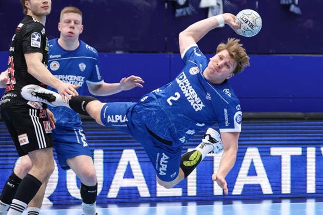 15.02.2026, xKWIx, Handball, DAIKIN HBL, TBV Lemgo Lippe - HC Erlangen, PHOENIX CONTACT arena: Lukas Hutecek (TBV Lemgo Lippe 2) beim Torwurf Photo: xKamilxWilkowskixPressefotoKochx NRW Deutschland