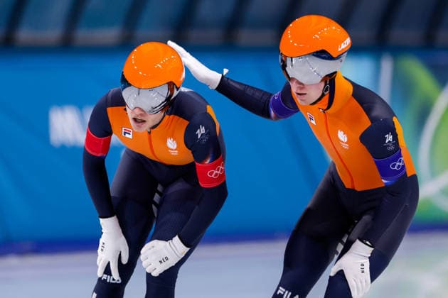 2026-02-15 Speed skating, Eisschnelllauf - Milano Cortina 2026 Winter Olympics - Day 9 MILAN, ITALY - FEBRUARY 15: Marcel Bosker of the Netherlands, Stijn van de Bunt of the Netherlands after competing in the Men s Team Pursuit during Day 9 of Speed Skating - Milano Cortina 2026 Winter Olympics at Milano Speed Skating Stadium on February 15, 2026 in Milan, Italy. (Photo by Joris Verwijst BSR Agency) Milan Italy Content not available for redistribution in The Netherlands directly or indirectly through any third parties. Copyright: xBSRxAgencyx