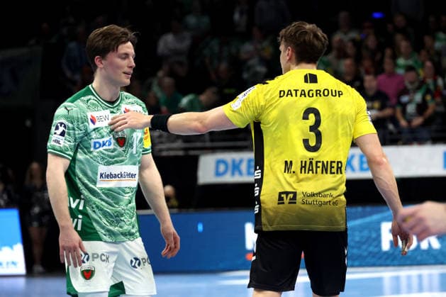 DEU, DHB, 1.HBL, Fuechse Berlin vs. TVB Stuttgart, 15.02.2026, Max-Schmeling-Halle, Berlin, DEU, DHB, 1.HBL, Fuechse Berlin vs. TVB Stuttgart, im Bild Nils Lichtlein (Fuechse Berlin 17), Max Haefner (Stuttgart 3)