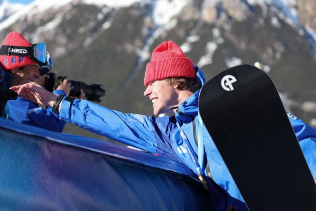 Milano Cortina 2026 - XXV Olympic Winter games, Winterspiele,Spiele, Summer games Livigno - Italy Mixed Team Snowboard Cross Image Show: Gold Medal GBR NIGHTINGALE Huw BANKES Charlott  Copyright: xSergioxBisi IPAxSportx xipa-agency.netx xx IPA_71559153 IPA_Agency_IPA71559153