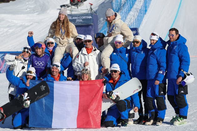 Milano Cortina 2026 - XXV Olympic Winter games, Winterspiele,Spiele, Summer games Livigno - Italy Mixed Team Snowboard Cross Image Show: France Team  Copyright: xSergioxBisi IPAxSportx xipa-agency.netx xx IPA_71559207 IPA_Agency_IPA71559207