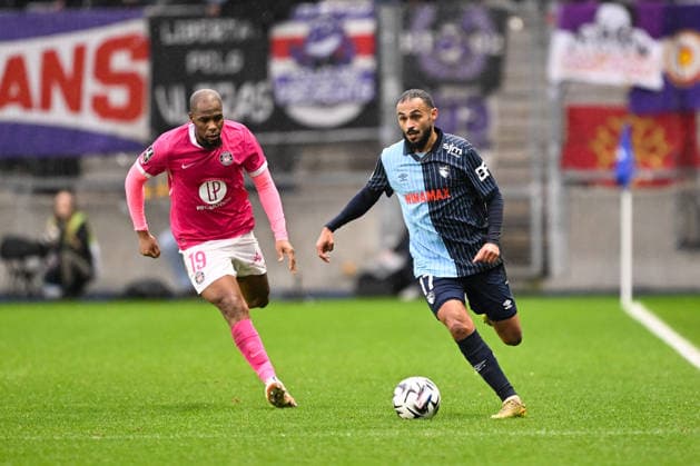 Le Havre Athletic Club v Toulouse FC - Ligue 1 McDonald s 2025 2026 19 Djibril SIDIBE (tfc) - 17 Sofiane BOUFAL (hac) during the Ligue 1 McDonald s match between Le Havre and Toulouse at Stade OcÃ ane on February 15, 2026 in Le Havre, France. Le Havre France  Copyright: xFEPx 776348283