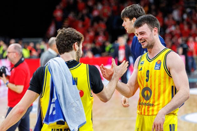 Guy Artman Nahmias (ALBA Berlin, 24), Jonas Mattisseck (ALBA Berlin, 09), jubelt, Jubel, positive Emotionen, positive Emotion, Spielende, BMA365 Bamberg Baskets vs. ALBA Berlin, Basketball, easyCredit BBL, 20. Spieltag, 15.02.2026 BMA365 Bamberg Baskets vs. ALBA Berlin, Basketball, easyCredit BBL, 20. Spieltag, 15.02.2026 Bamberg Copyright: xEibner-Pressefoto G.xSantemizx EP_EER