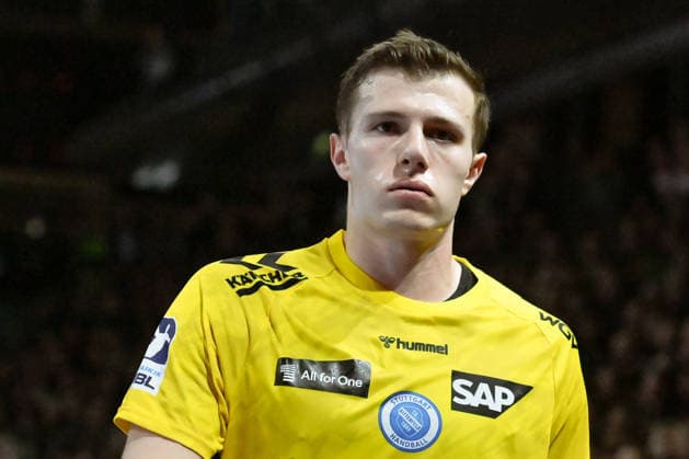 15.02.2026, xlakx, Handball Daikin HBL, Fuechse Berlin - TVB Stuttgart v.l. Marco Mengon (Stuttgart) enttaeuscht, schaut enttaeuscht, niedergeschlagen, disappointed Rote Karte Berlin