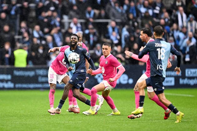 Le Havre Athletic Club v Toulouse FC - Ligue 1 McDonald s 2025 2026 11 Santiago HIDALGO (tfc) - 45 Issa SOUMARE (hac) during the Ligue 1 McDonald s match between Le Havre and Toulouse at Stade OcÃ ane on February 15, 2026 in Le Havre, France. Le Havre France  Copyright: xFEPx 776348283