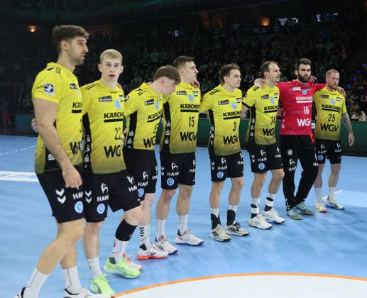 GER HBL Saison 2025 2026 FÜCHSE Berlin vs TV Stuttgart, 15.02.26, Max-Schmeling-Halle, Berlin, Team TVB Stuttgart, am Mittelkreis