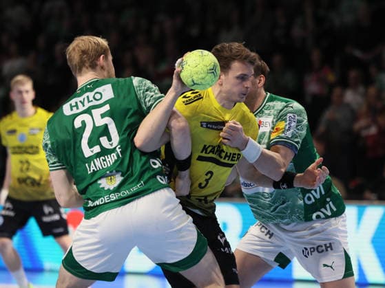 GER HBL Saison 2025 2026 FÜCHSE Berlin vs TV Stuttgart, 15.02.26, Max-Schmeling-Halle, Berlin, Matthes LANGHOFF (Füchse Berlin 25), Max HÄFNER (TVB Stuttgart 3), Max DARJ (Füchse Berlin 5)