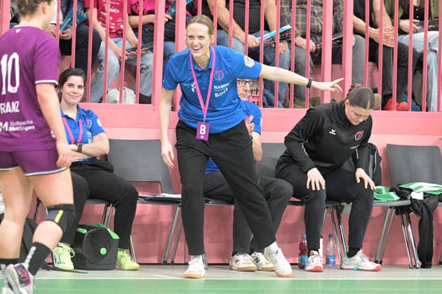 Miriam Hirsch (TusSies Metzingen, Trainerin) TusSies Metzingen vs. SV Union Halle-Neustadt, Handball, Alsco HBF, 17.Ligaspieltag, Saison 2025 2026, 15.02.2026 TusSies Metzingen vs. SV Union Halle-Neustadt, Handball, Alsco HBF, 17.Ligaspieltag, Saison 2025 2026, 15.02.2026 Tuebingen Copyright: xEibner-Pressefoto TobiasxBaurx EP_TBR