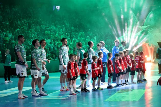 DEU, DHB, 1.HBL, Fuechse Berlin vs. TVB Stuttgart, 15.02.2026, Max-Schmeling-Halle, Berlin, DEU, DHB, 1.HBL, Fuechse Berlin vs. TVB Stuttgart, im Bild Fuechse-Spielerkreis