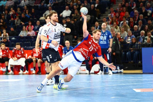 Handball I Herren I Saison 2025 2026 I Bundesliga I 21. Spieltag I HSV Hamburg - SG Flensburg - Handewitt I 15.02.2026 Johannes Golla (4, SG Flensburg-Handewitt) Niklas Weller (13, HSV Hamburg) Hamburg Barclaycard Arena Hamburg Deutschland Copyright: xLobeca RalfxHomburgx