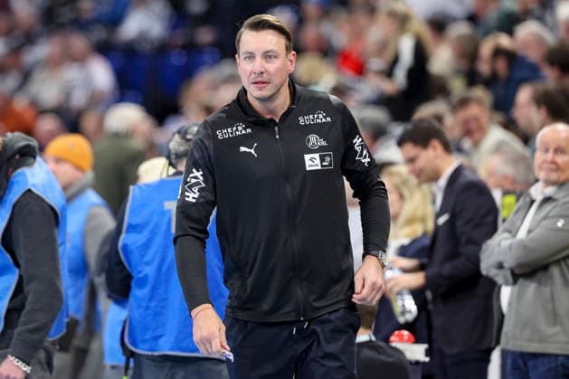 Trainer Filip Jicha (THW Kiel) schaut, DAIKIN Handball Bundesliga, THW Kiel v SC Magdeburg, Wunderino Arena am 15. February 2026 in Kiel, Deutschland. (Foto von Marco Steinbrenner DeFodi Images) Trainer Filip Jicha (THW Kiel) looks on, DAIKIN Handball Bundesliga, THW Kiel v SC Magdeburg, Wunderino Arena, February 15, 2026 in Kiel, Germany. (Photo by Marco Steinbrenner DeFodi Images) -