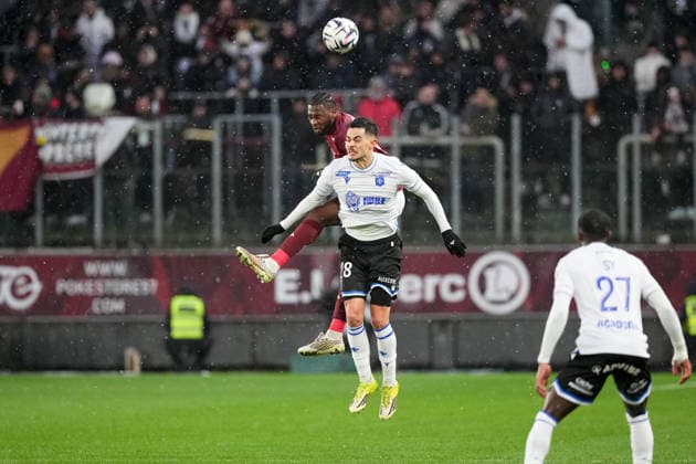 FC Metz v AJ Auxerre - Ligue 1 McDonald s 2025 2026 97 Fode BALLO TOURE (fcm) - 28 Romain FAIVRE (aja) during the Ligue 1 McDonald s match between Metz and Auxerre at Stade Saint-Symphorien on February 15, 2026 in Metz, France. Metz France  Copyright: xFEPx 776348286