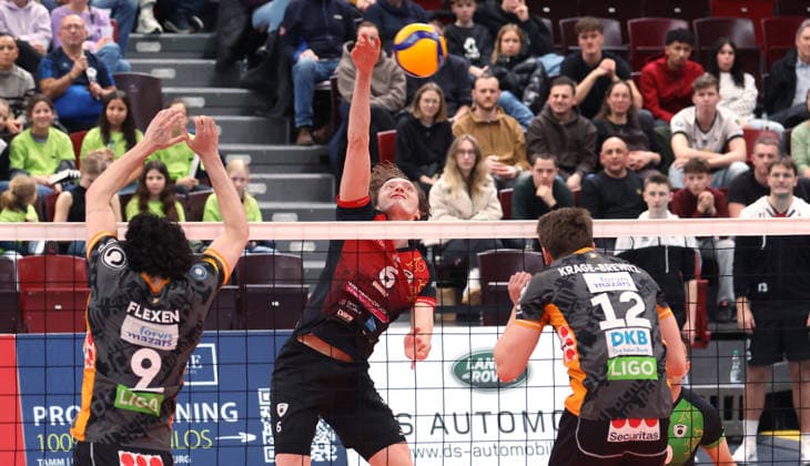 15.02.2026, Deutschland, Ludwigsburg Volleyball Barock Volleys MTV Ludwigsburg vs. Berlin Recycling Volleys, Ben-Simon Bonin (LB, Mitte)