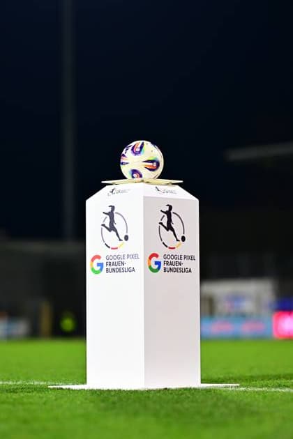 RECORD DATE NOT STATED Spielball der Google Pixel Frauen-Bundesliga im Dietmar-Hopp Stadion in Hoffenheim GPFBL: TSG Hoffenheim - Hamburger SV Copyright: xMichaelxGelhardtx
