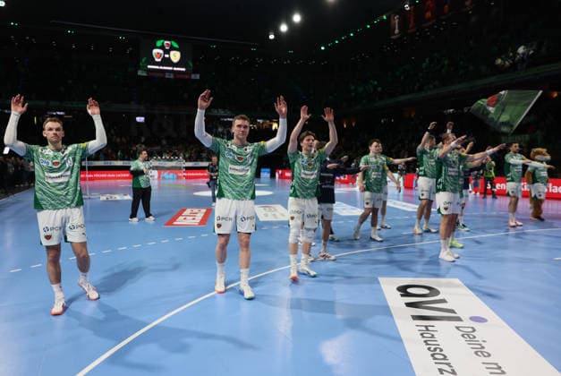 GER HBL Saison 2025 2026 FÜCHSE Berlin vs TV Stuttgart, 15.02.26, Max-Schmeling-Halle, Berlin, Dank an die Fans, Team FÜCHSE Berlin