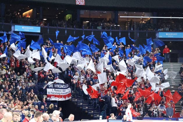 2026.02.15 xfsx Handballl 1. Bundesliga Hamburger Sportverein Handball - SG Flensburg-Handewitt v.l. SG Flensburg-Handewitt Fans, Stimmung, Schals, Trikots, Emotionen Copyright: HMBxMedia FernandoxSoares