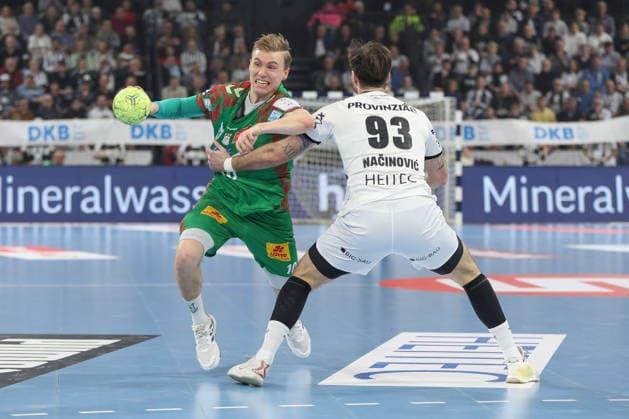15.02.2026, xgox, Handball - Daikin HBL THW Kiel - SC Magdeburg emspor, v.l. Gisli Thorgeir Kristjansson (Magdeburg, 10), Veron Nacinovic (Kiel, 93) Zweikampf, Duell, Kampf, tackle Kiel