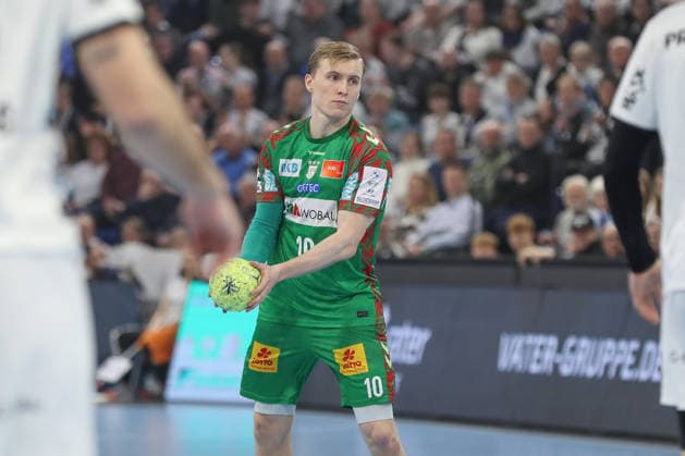 15.02.2026, xgox, Handball - Daikin HBL THW Kiel - SC Magdeburg emspor, v.l. Gisli Thorgeir Kristjansson (Magdeburg, 10) am Ball, plays the ball Kiel
