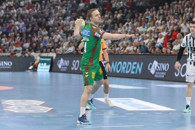15.02.2026, xgox, Handball - Daikin HBL THW Kiel - SC Magdeburg emspor, v.l. Omar Ingi Magnusson (Magdeburg, 14) beim Siebenmeter Kiel