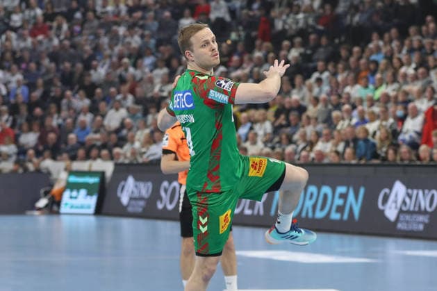 15.02.2026, xgox, Handball - Daikin HBL THW Kiel - SC Magdeburg emspor, v.l. Omar Ingi Magnusson (Magdeburg, 14) beim Siebenmeter Kiel