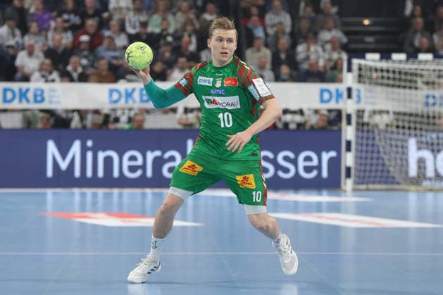 15.02.2026, xgox, Handball - Daikin HBL THW Kiel - SC Magdeburg emspor, v.l. Gisli Thorgeir Kristjansson (Magdeburg, 10) am Ball, plays the ball Kiel