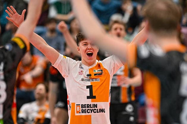 VBL MTV Ludwigsburg - BR Recycling Volleys 15.02.2026 Volleyball, 1. Bundesliga, Herren, Saison 2025 26, Barock Volleys MTV Ludwigsburg (in Rot-Schwarz) vs Berlin Recycling Volleys (in Orange-Schwarz), Maximilian Treiter Copyright: xBEAUTIFULxSPORTS TomxBlochx