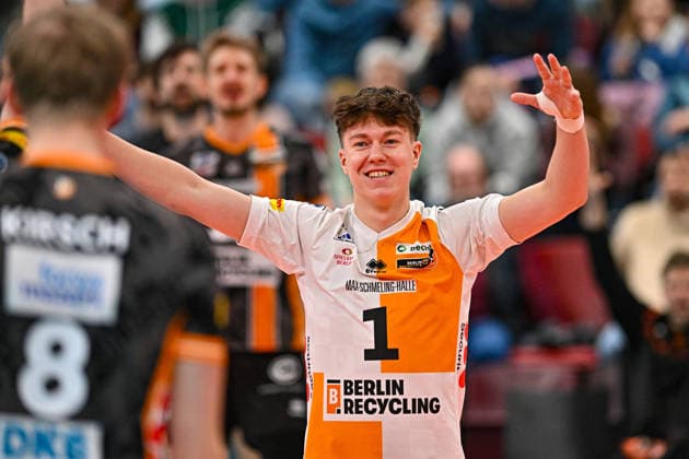 VBL MTV Ludwigsburg - BR Recycling Volleys 15.02.2026 Volleyball, 1. Bundesliga, Herren, Saison 2025 26, Barock Volleys MTV Ludwigsburg (in Rot-Schwarz) vs Berlin Recycling Volleys (in Orange-Schwarz), 1 Maximilian Treiter, Copyright: xBEAUTIFULxSPORTS TomxBlochx
