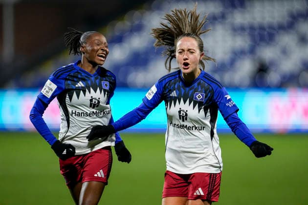 v.li.: Magou Doucoure (HSV, 2), Torschützin Camilla Linberg (HSV, 47), Spielerinnen vom Hamburger SV (HSV), jubeln über das Tor zum 0:1, Jubel, Torjubel, Torerfolg, celebrate the goal, goal, celebration, jubelt ueber das Tor, Freuen, Freude, freut sich, optimistisch, positiv, Spielszene, Highlight, Action, Aktion, 15.02.2026, Sinsheim (Hoffenheim) (Deutschland), Fussball, Google Pixel Frauen-Bundesliga, TSG 1899 Hoffenheim - Hamburger SV, DFB DFL REGULATIONS PROHIBIT ANY USE OF PHOTOGRAPHS AS IMAGE SEQUENCES AND OR QUASI-VIDEO. *** from left Magou Doucoure HSV, 2 , goal scorer Camilla Linberg HSV, 47 , players of Hamburger SV HSV , celebrate the goal to 0 1, cheer, goal celebration, celebrate the goal, goal, celebration, cheers about the goal, rejoice, joy, rejoices, optimistic, positive, game scene, highlight, action, action, 15 02 2026, Sinsheim Hoffenheim Germany , Soccer, Google Pixel Women Bundesliga, TSG 1899 Hoffenheim Hamburger SV, DFB DFL REGULATIONS PROHIBIT ANY USE OF PHOTOGRAPHS AS IMAGE SEQUENCES AND OR QUASI VIDEO xozx