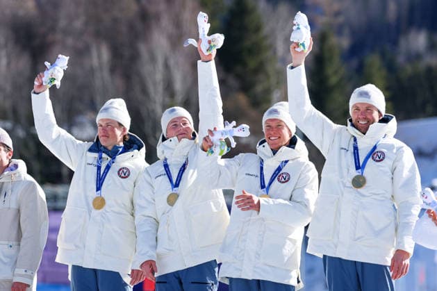 Olympische Winterspiele Milano Cortina 2026 Skilanglauf 4 x 7,5 km Staffel Männer am 15.02.2026 im Tesero Cross-Country Skiing Stadium in Cortina d™Ampezzo Team Norwegen gewinnt die Gold Medaille *** Olympic Winter Games Milano Cortina 2026 Cross-country skiing 4 x 7.5 km relay men on 15 02 2026 at the Tesero Cross Country Skiing Stadium in Cortina d™Ampezzo Team Norway wins the gold medal xMSx