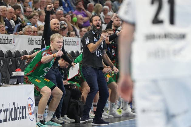 15.02.2026, xgox, Handball - Daikin HBL THW Kiel - SC Magdeburg emspor, v.l. Bennet Wiegert (Magdeburg, Trainer) Jubel, Torjubel, jubelt ueber das Tor, celebrate the goal, celebration Kiel