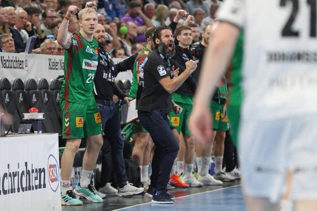 15.02.2026, xgox, Handball - Daikin HBL THW Kiel - SC Magdeburg emspor, v.l. Bennet Wiegert (Magdeburg, Trainer) Jubel, Torjubel, jubelt ueber das Tor, celebrate the goal, celebration Kiel