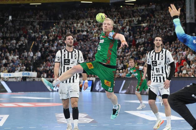 15.02.2026, xgox, Handball - Daikin HBL THW Kiel - SC Magdeburg emspor, v.l. Magnus Saugstrup (Magdeburg, 23) wirft Tor, Torschuetze, erzielt Tor, Treffer, scores the goal Kiel