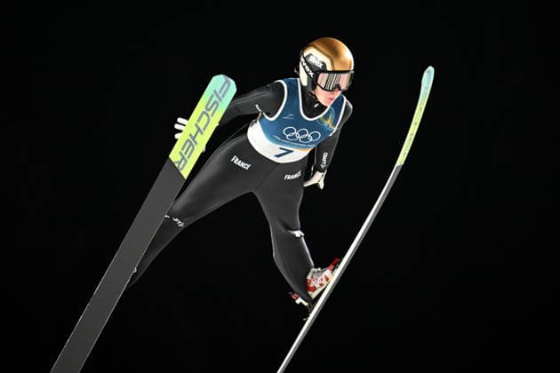 Predazzo, Italy, February 15th 2026. Emma Chervet of France in action during the Ski jumping, Skispringen, Ski, nordisch Womens Large Hill Individual competition of the Olympic Winter games, Winterspiele,Spiele, Summer games 2026 in Predazzo, Italy. (Photo by Igor Kupljenik Sports Press Photo)  Copyright: xIgorxKupljenikx xSPPx Sportspressphoto_SPR93200