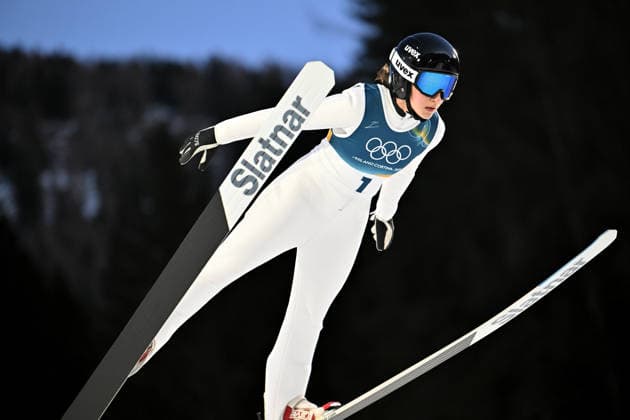 Predazzo, Italy, February 15th 2026. Delia Anamaria Folea of Romania in action during the Ski jumping, Skispringen, Ski, nordisch Womens Large Hill Individual competition of the Olympic Winter games, Winterspiele,Spiele, Summer games 2026 in Predazzo, Italy. (Photo by Igor Kupljenik Sports Press Photo)  Copyright: xIgorxKupljenikx xSPPx Sportspressphoto_SPR93204