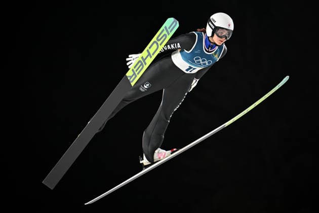 Predazzo, Italy, February 15th 2026. Kira Maria Kapustikova of Slovakia in action during the Ski jumping, Skispringen, Ski, nordisch Womens Large Hill Individual competition of the Olympic Winter games, Winterspiele,Spiele, Summer games 2026 in Predazzo, Italy. (Photo by Igor Kupljenik Sports Press Photo)  Copyright: xIgorxKupljenikx xSPPx Sportspressphoto_SPR93208