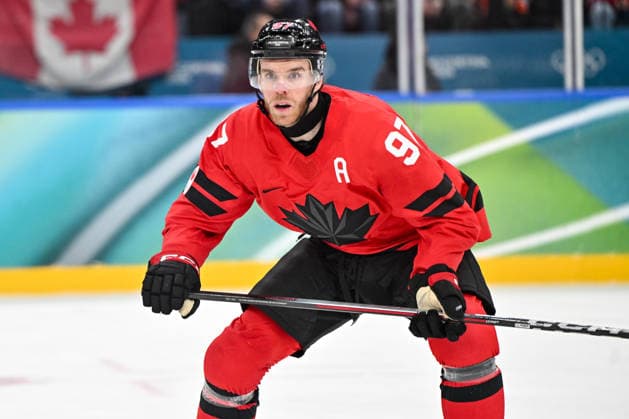 15 02 2026, Milano, Santa Giulia Ice hockey, Eishockey Arena, Winter Olympics: Canada - France (Ice Hockey), Connor McDavid of Canada Milano Santa Giulia Ice Hockey Arena Lombardy Italy *** 15 02 2026, Milano, Santa Giulia Ice Hockey Arena, Winter Olympics Canada France Ice Hockey , Connor McDavid of Canada Milano Santa Giulia Ice Hockey Arena Lombardy Italy Copyright: xJustPictures.ch AndreaxBrancax jp-en-AnBr-AB-AAB_606915022026