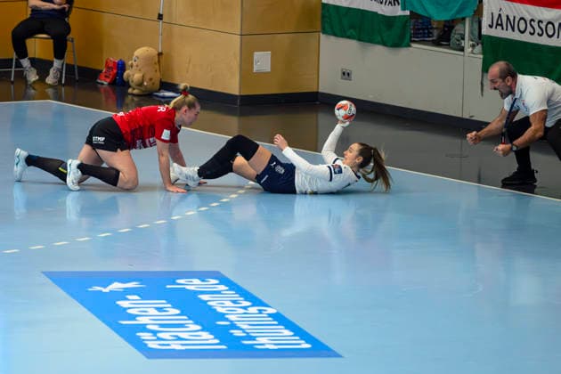 Lotta Heider (Thueringer HC, 07), Eszter Toeth (Motherson Mosonmagyarovari KC, 02), Dragan Adzic (Motherson Mosonmagyarovari KC, Trainer) GER, Thueringer HC gegen Motherson Mosonmagyarovari KC , Handball, EHF European League Women, Gruppen Phase , Saison 2025 2026, 15.02.2026 GER, Thueringer HC gegen Motherson Mosonmagyarovari KC , Handball, EHF European League Women, Gruppen Phase , Saison 2025 2026, 15.02.2026 Bad Langensalza Copyright: xEibner-Pressefoto MartinxHerbstx EP_MHT