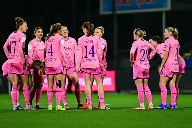 RECORD DATE NOT STATED Franziska Harsch (17; TSG Hoffenheim), Nikee van Dijk (25; TSG Hoffenheim), Vanessa Diehm (6; TSG Hoffenheim), Emilie Byrnak (3; TSG Hoffenheim) und Selina Cerci (29; TSG Hoffenheim) im intensiven Teamgespräch GPFBL: TSG Hoffenheim - Hamburger SV Copyright: xMichaelxGelhardtx