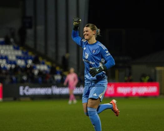 Lea Paulick (25; Hamburger SV) jubelt nach Parade im Tor GPFBL: TSG Hoffenheim - Hamburger SV Copyright: xMichaelxGelhardtx