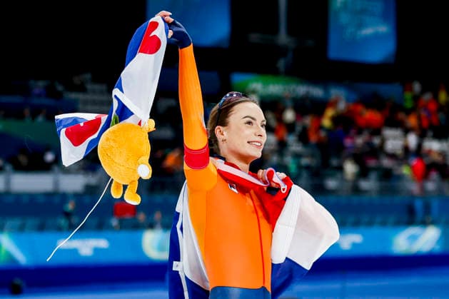 Milano Cortina 2026 Winter Olympics, Speed skating, Eisschnelllauf Italy winner Femke Kok of the Netherlands celebrating and holding flag after competing on the Speed Skating Women s 500m on Day 9 of the Milano Cortina 2026 Winter Olympics at the Milano Speed Skating Stadium in Milan, Italy, February 15, 2026. Milan Italy  Copyright: xMatrixxImagesx xHenkxJanxDijksx