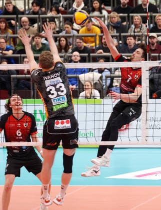 15.02.2026, Deutschland, Ludwigsburg Volleyball Barock Volleys MTV Ludwigsburg vs. Berlin Recycling Volleys, Tim Köpfli (LB, rechts)