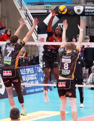 15.02.2026, Deutschland, Ludwigsburg Volleyball Barock Volleys MTV Ludwigsburg vs. Berlin Recycling Volleys, Omene Nyherowo (LB, Mitte)
