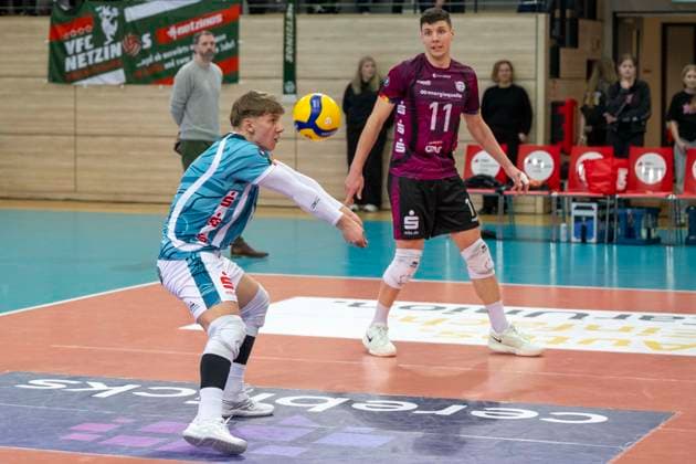 1.Volleyball Bundesliga -Saison 2025 2026 Cerebricks Volley Goats Mitteldeutschland vs. Netzhoppers KW Halle, Deutschland 15. Februar 2026: Im Bild:Tim Türpe Tuerpe (Netzhoppers) mit Ball, Halle Saale swh.Arena Sachsen-Anhalt Deutschland