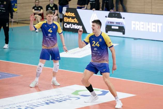 1.Volleyball Bundesliga -Saison 2025 2026 Cerebricks Volley Goats Mitteldeutschland vs. Netzhoppers KW Halle, Deutschland 15. Februar 2026: Im Bild:v.li.Tom Borchert (Bitterfeld) und Clay Wieter (Bitterfeld) Halle Saale swh.Arena Sachsen-Anhalt Deutschland