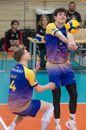 1.Volleyball Bundesliga -Saison 2025 2026 Cerebricks Volley Goats Mitteldeutschland vs. Netzhoppers KW Halle, Deutschland 15. Februar 2026: Im Bild:v.li.Tom Borchert (Bitterfeld) und Nick Breitenbach (Bitterfeld) Halle Saale swh.Arena Sachsen-Anhalt Deutschland
