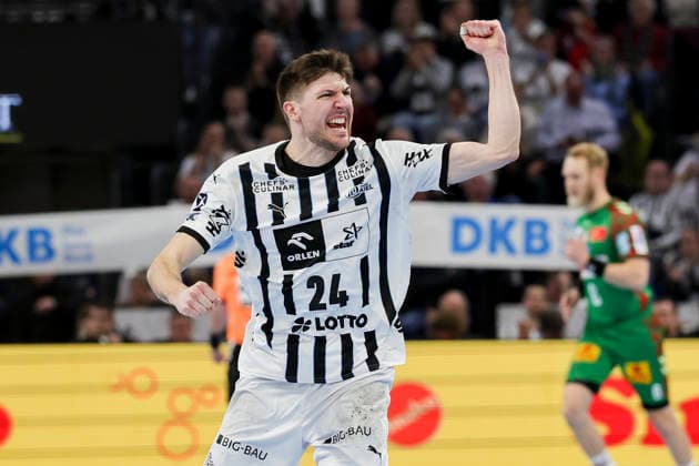 Lukas Zerbe (THW Kiel) jubelt, DAIKIN Handball Bundesliga, THW Kiel v SC Magdeburg, Wunderino Arena am 15. February 2026 in Kiel, Deutschland. (Foto von Marco Steinbrenner DeFodi Images) Lukas Zerbe (THW Kiel) cheers, DAIKIN Handball Bundesliga, THW Kiel v SC Magdeburg, Wunderino Arena, February 15, 2026 in Kiel, Germany. (Photo by Marco Steinbrenner DeFodi Images) -