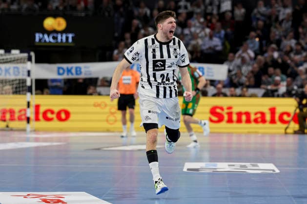 Lukas Zerbe (THW Kiel) jubelt, DAIKIN Handball Bundesliga, THW Kiel v SC Magdeburg, Wunderino Arena am 15. February 2026 in Kiel, Deutschland. (Foto von Marco Steinbrenner DeFodi Images) Lukas Zerbe (THW Kiel) cheers, DAIKIN Handball Bundesliga, THW Kiel v SC Magdeburg, Wunderino Arena, February 15, 2026 in Kiel, Germany. (Photo by Marco Steinbrenner DeFodi Images) -