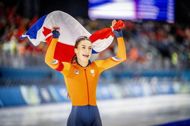 MILAN - Femke Kok became the first Dutch speed skater to win gold in the 500 meters at the Olympic Games, Olympische Spiele, Olympia, OS The 25-year-old Frisian won the shortest distance at the Milano Speed skating, Eisschnelllauf Stadium in an Olympic record time of 36.49. Jutta Leerdam, after winning gold in the 1000 meters, skated to silver in 37.15. ROBIN UTRECHT ANP netherlands out - belgium out xVIxxIVx 550803476 originalFilename: 550803476.jpg