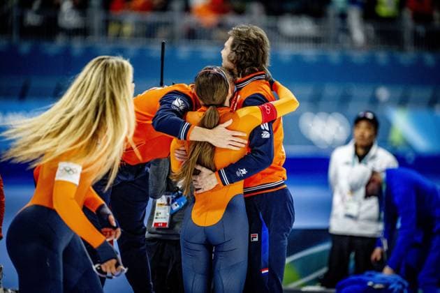 MILAN - Femke Kok became the first Dutch speed skater to win gold in the 500 meters at the Olympic Games, Olympische Spiele, Olympia, OS The 25-year-old Frisian won the shortest distance at the Milano Speed skating, Eisschnelllauf Stadium in an Olympic record time of 36.49. Jutta Leerdam, after winning gold in the 1000 meters, skated to silver in 37.15. ROBIN UTRECHT ANP netherlands out - belgium out xVIxxIVx 550803592 originalFilename: 550803592.jpg